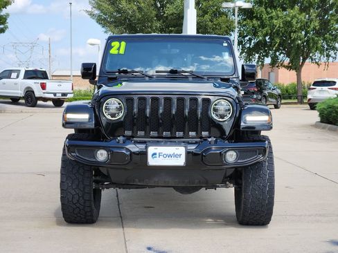 Used 2021 Jeep Wrangler Unlimited Sahara AWD/4WD image 2