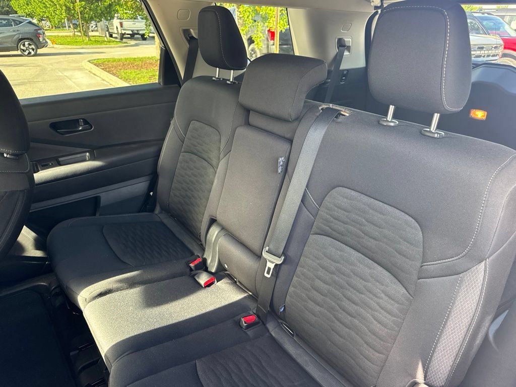 Used 2025 Nissan Pathfinder SV FWD image 11