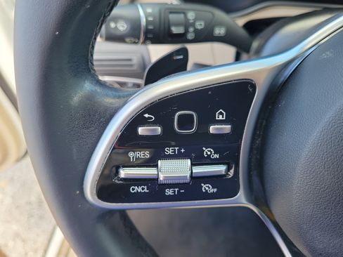 Used 2022 Mercedes-Benz GLC 300 image 21