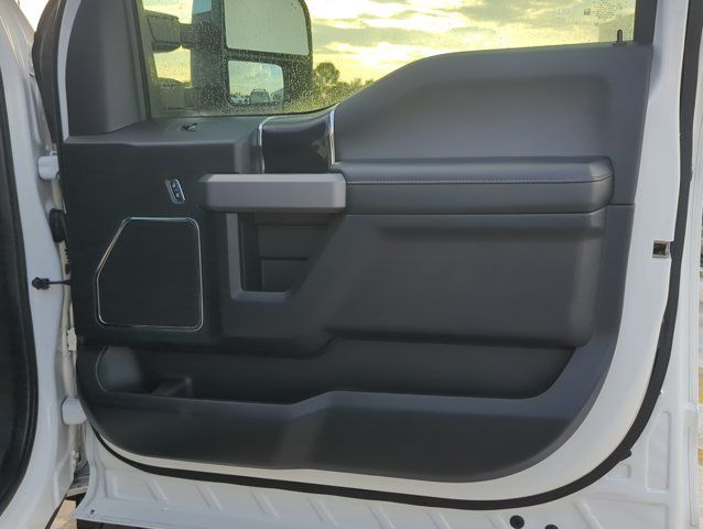 Used 2020 Ford F450 Platinum w/ FX4 Off-Road Package AWD/4WD image 23