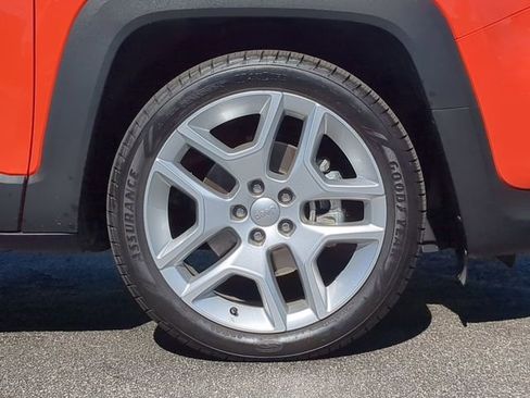 Used 2021 Jeep Renegade Latitude image 11