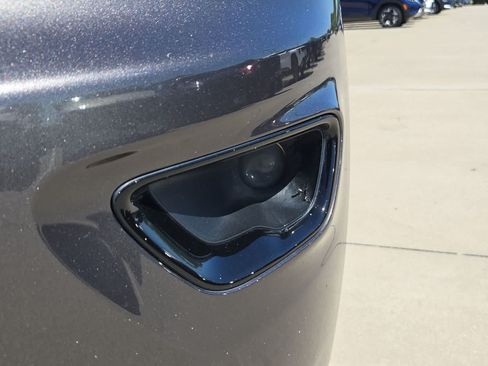 Used 2019 Jeep Grand Cherokee Altitude RWD image 10
