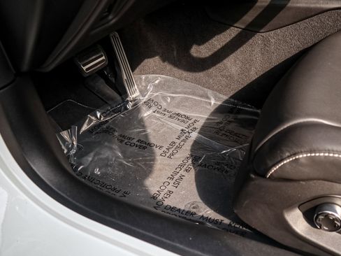 Used 2020 Chevrolet Corvette Stingray Preferred Cpe w/ 2LT Preferred Equipment Group image 17