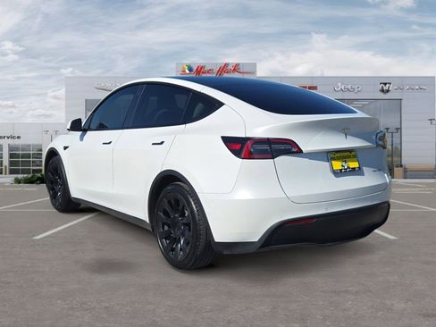 Used 2021 Tesla Model Y Long Range AWD/4WD image 3