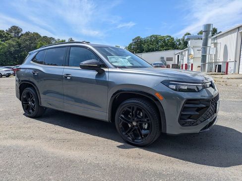 New 2026 Volkswagen Tiguan SE R-Line AWD/4WD image 2
