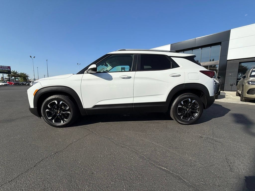 Used 2021 Chevrolet TrailBlazer LT w/ Convenience Package FWD image 8