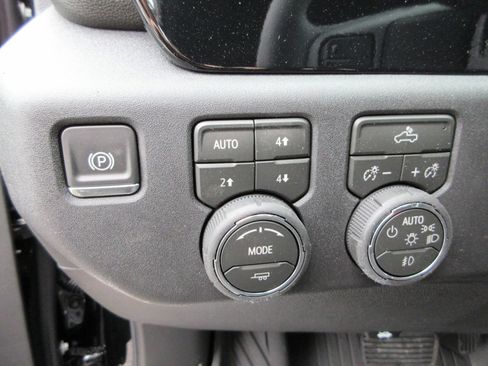 New 2026 Chevrolet Silverado 1500 RST w/ Z71 Off-Road Package AWD/4WD image 24