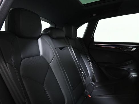 Used 2026 Porsche Macan AWD/4WD image 41