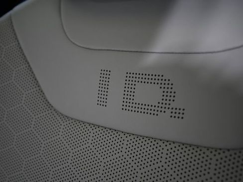 New 2026 Volkswagen ID.4 Pro S image 25