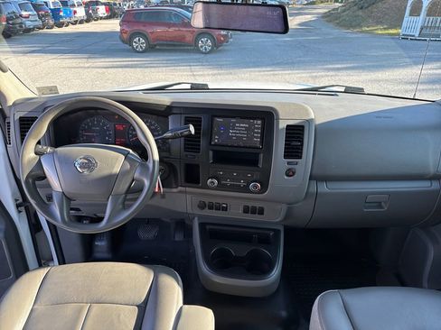 Used 2016 Nissan NV 3500 S image 13