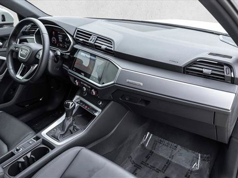 Used 2022 Audi Q3 2.0T Premium Plus w/ Premium Plus Package AWD/4WD image 25