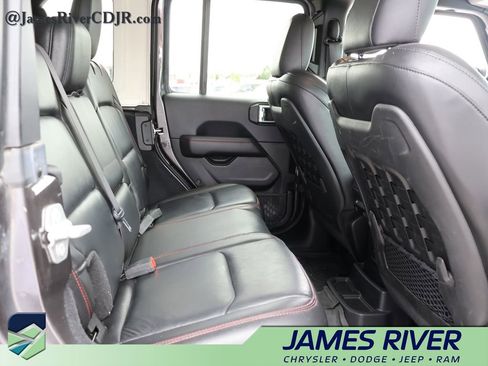 Used 2019 Jeep Wrangler Unlimited Rubicon AWD/4WD image 12