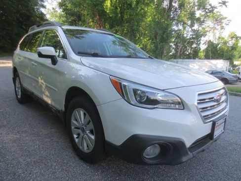 Used 2016 Subaru Outback 2.5i Premium AWD/4WD image 2