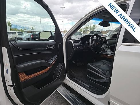 Used 2019 Chevrolet Suburban Premier image 9
