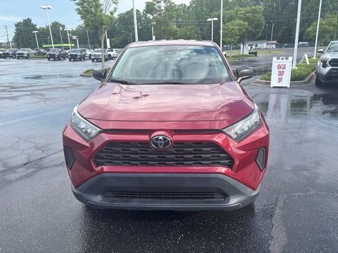 Used 2022 Toyota RAV4 LE AWD/4WD image 4