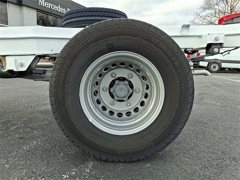 Used 2024 Mercedes-Benz Sprinter 4500 image 10