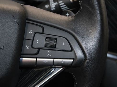 Used 2025 Cadillac XT6 Premium Luxury image 41