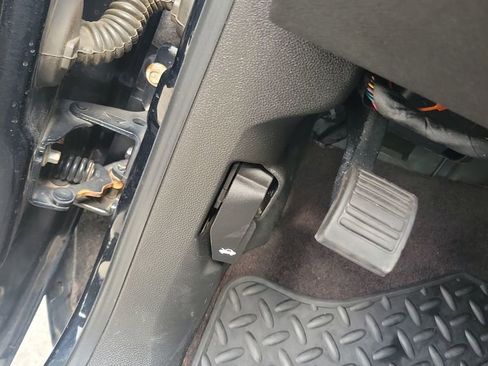 Used 2012 GMC Sierra 1500 SLE w/ Power Tech Package image 21