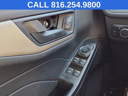 Used 2022 Ford Escape SE w/ SE Sport Appearance Package AWD/4WD image 23
