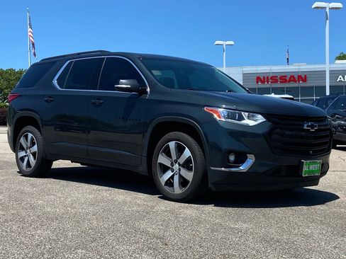 Used 2020 Chevrolet Traverse LT w/ LPO, Blackout Package AWD/4WD image 1