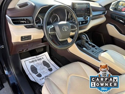 Used 2022 Toyota Highlander XLE image 21