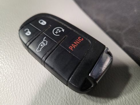 Used 2018 Jeep Compass Latitude w/ Popular Equipment Group FWD image 32
