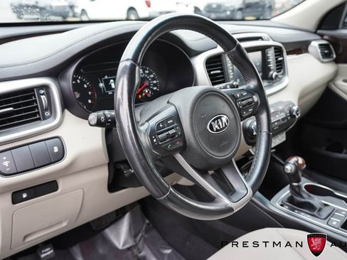 Used 2018 Kia Sorento LX image 23