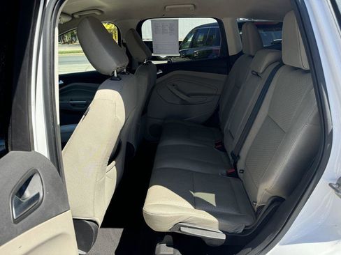 Used 2019 Ford Escape SE FWD image 10