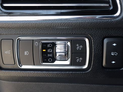 Used 2022 Lincoln Navigator L 4WD image 23