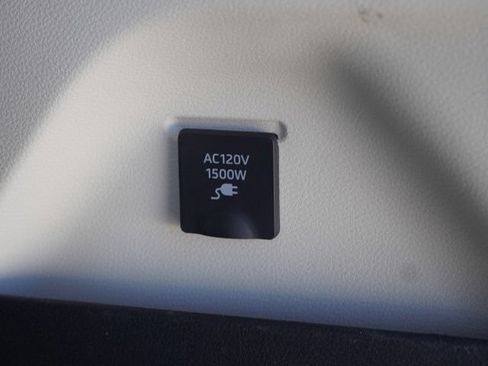 Used 2024 Toyota Sienna Platinum FWD image 57
