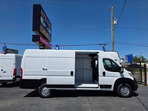 Used 2023 RAM ProMaster 3500 FWD image 5