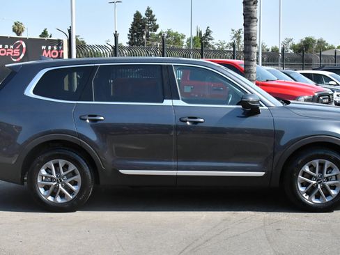 Used 2023 Kia Telluride LX AWD/4WD image 9