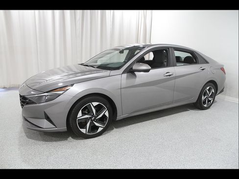 Certified 2023 Hyundai Elantra SEL w/ Convenience Package FWD image 3