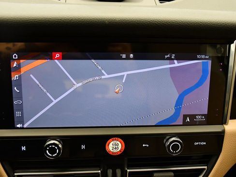 Used 2025 Porsche Macan image 30