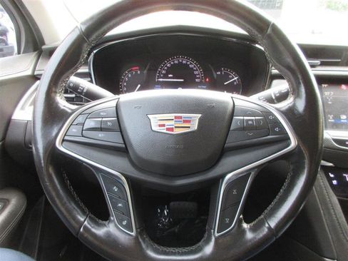 Used 2019 Cadillac XT5 Premium Luxury image 14