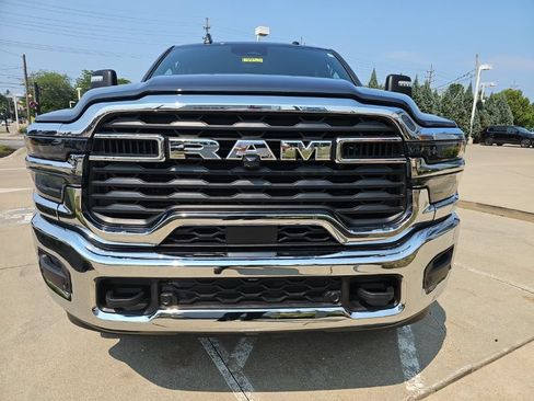 Certified 2025 RAM 2500 Big Horn AWD/4WD image 6
