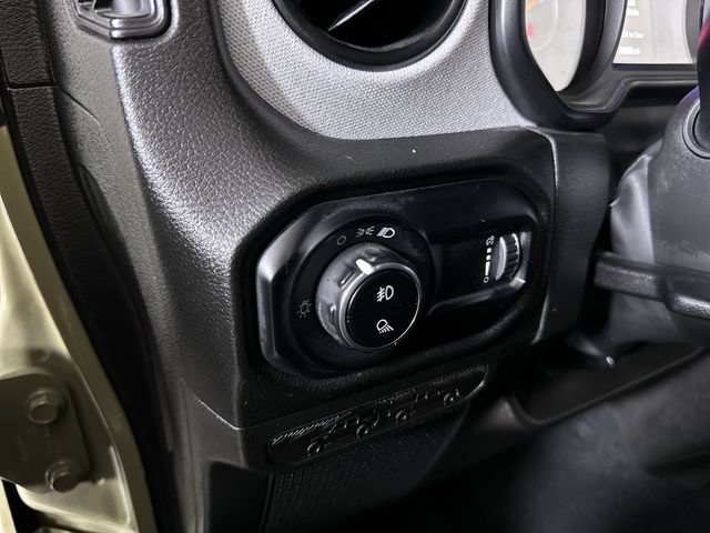 Used 2025 Jeep Gladiator Sport AWD/4WD image 18