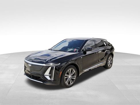 New 2026 Cadillac Lyriq Premium Luxury image 2