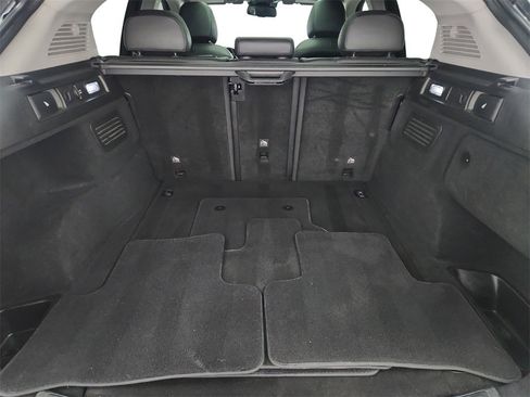 Used 2018 Alfa Romeo Stelvio AWD image 31