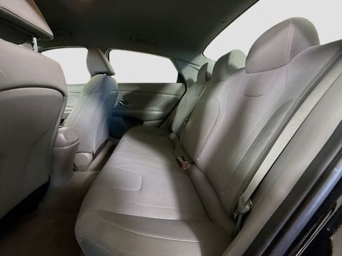 Used 2023 Hyundai Elantra SE w/ Cargo Package image 24