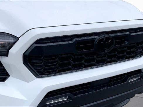 Used 2026 Toyota Tacoma TRD Off-Road AWD/4WD image 29