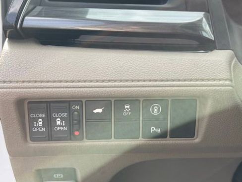 Used 2023 Honda Odyssey Elite image 21