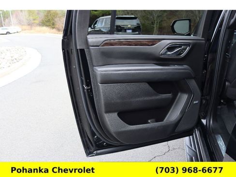 Used 2022 Chevrolet Suburban LT image 22