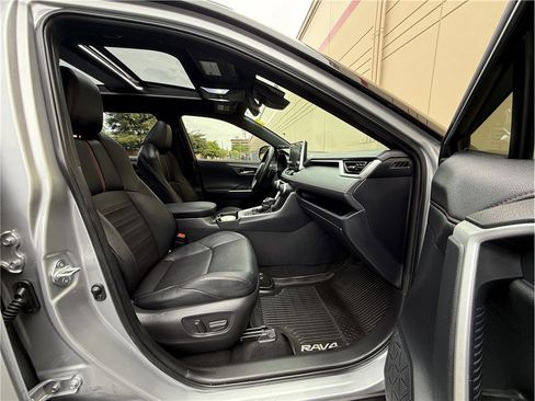 Used 2021 Toyota RAV4 XSE w/ Premium Package image 13