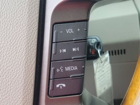 Used 2013 Lincoln Navigator 4WD w/ HD Trailer Tow Pkg image 26