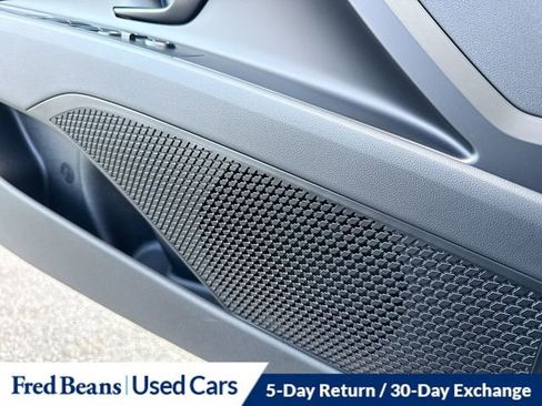 Used 2025 Hyundai Elantra SEL image 19