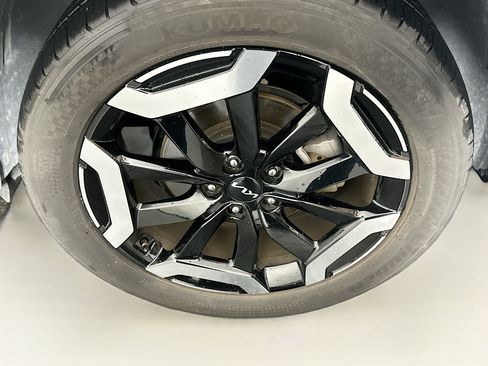 Used 2025 Kia Telluride S FWD image 11