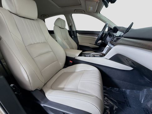 Used 2019 Honda Accord Touring image 27