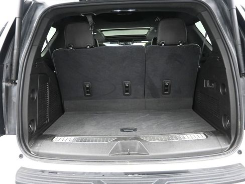 Used 2021 Chevrolet Tahoe Premier w/ Premium Package image 14