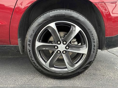 Used 2019 Buick Enclave Essence w/ LPO, Sport Appearance Package image 29